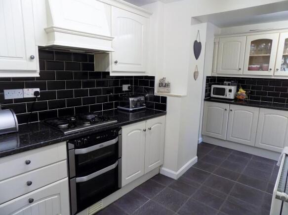 L-Shaped Kitchen