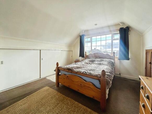 4 bed Detached Bungalow for sale Image 10
