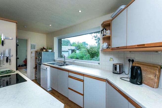 Kitchen (2).jpg