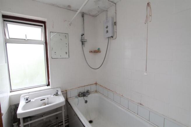 Bathroom.JPG