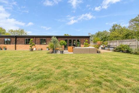 Crookham Common Road, Crookham Common, Thatcham, Berkshire, RG19