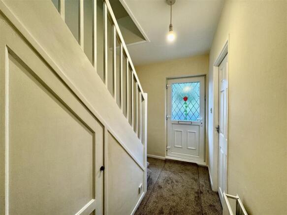 2 bed Semi-Detached to rent Image 5