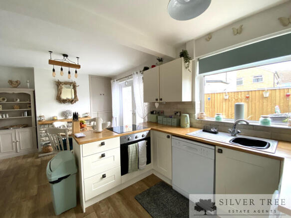 3 bed Semi-Detached for sale Image 5