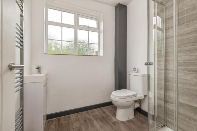 4 bed Detached for sale Image 8