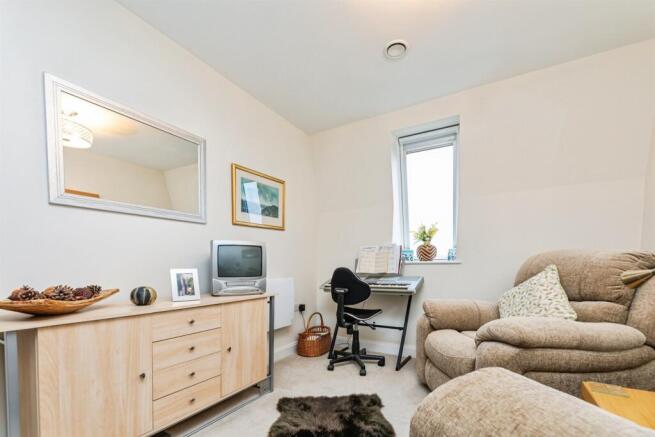 2 bed Apartment for sale Image 11