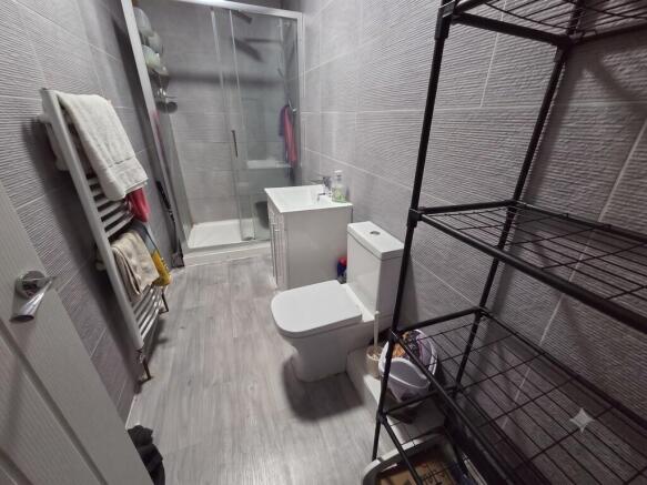 2 bed Terraced to rent Image 10