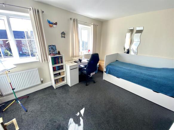 BEDROOM 2