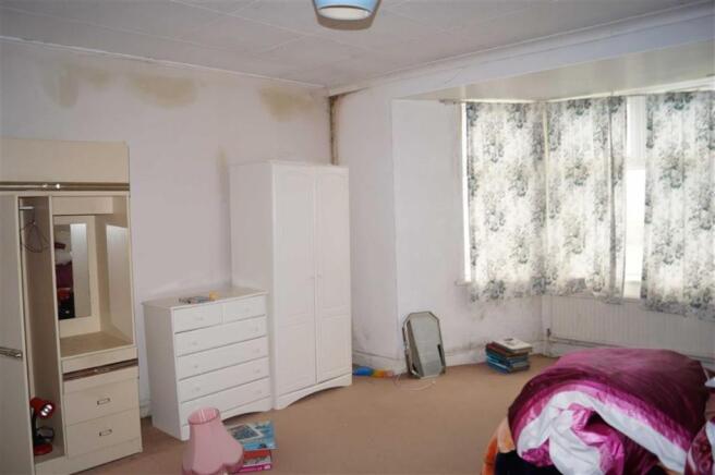 Bedroom 2 (east)