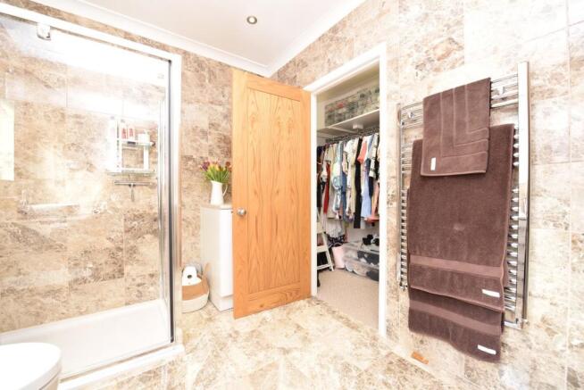 En-suite with Walk-In Wardrobe