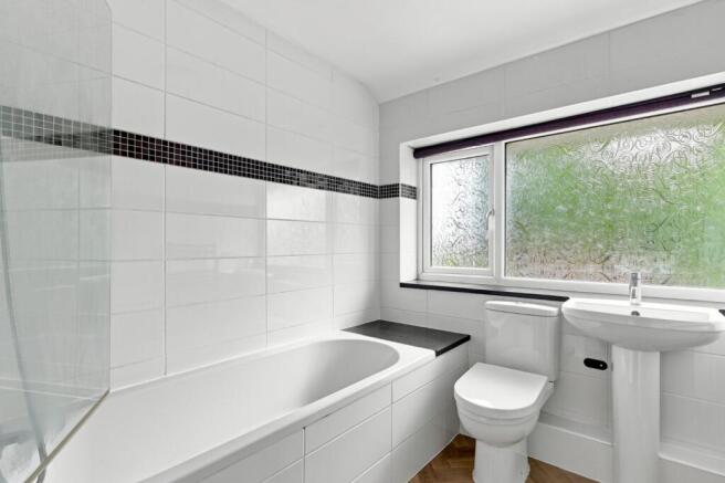 3 bed Semi-Detached to rent Image 11