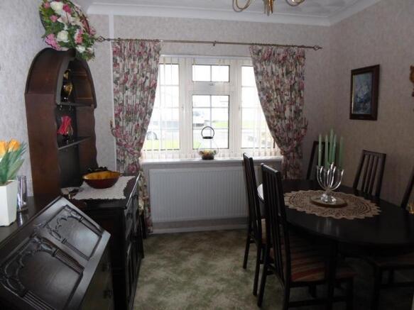Bedroom 3/Dining Room