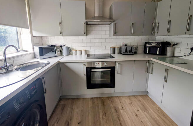 2 bed Apartment for sale Image 6