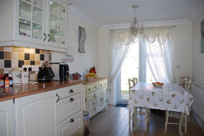KITCHEN/BREAKFAST RO
