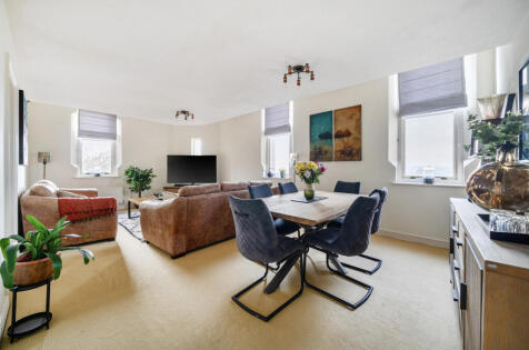 Cardwells Keep, Guildford, Surrey, GU2