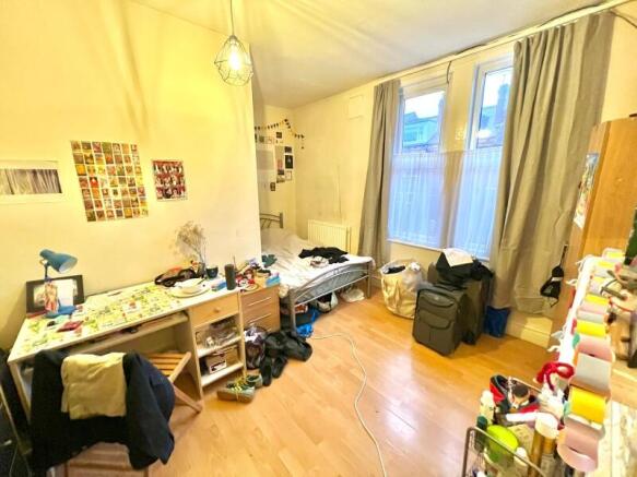 5 bed Terraced to rent Image 4