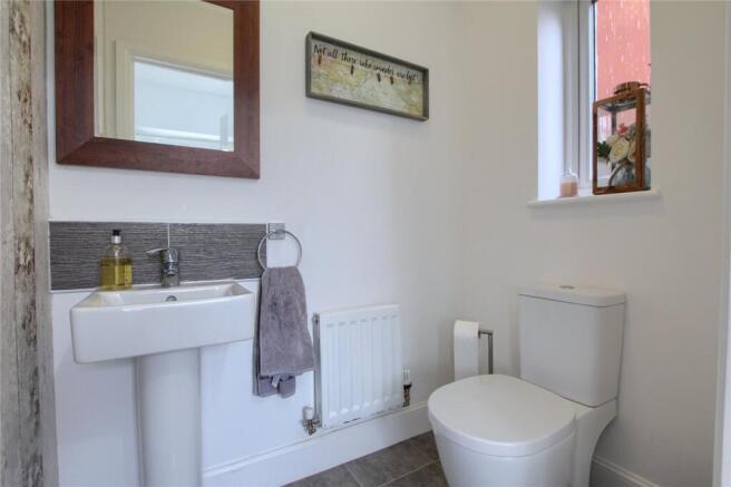 4 bed Detached for sale Image 11