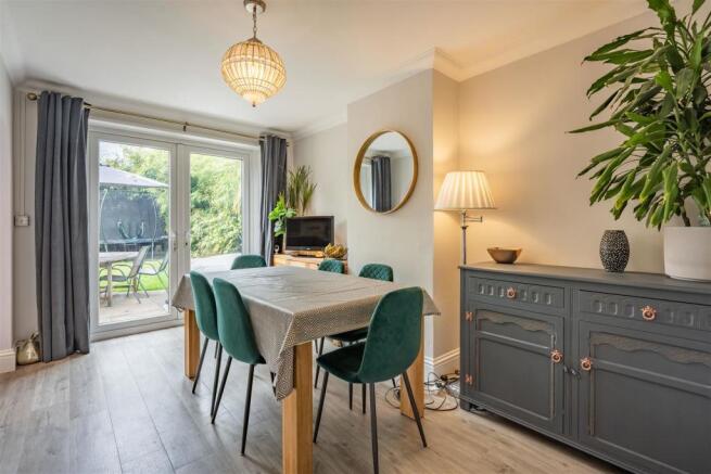 8498490-interior13.jpg