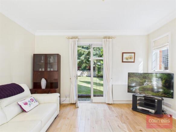 4 bed Detached for sale Image 12