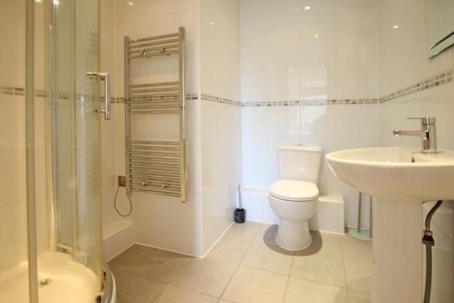 2 bed Flat to rent Image 8