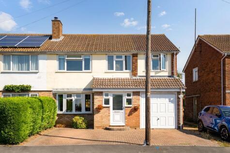 Foxs Way, Comberton, CB23
