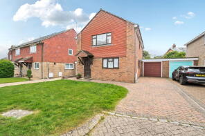 8, Ash Close, Lingfield RH7 6HQ