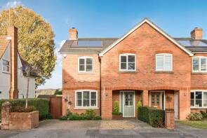8a Delm House, Chestnut Drive, Berkhamsted HP4 2JL
