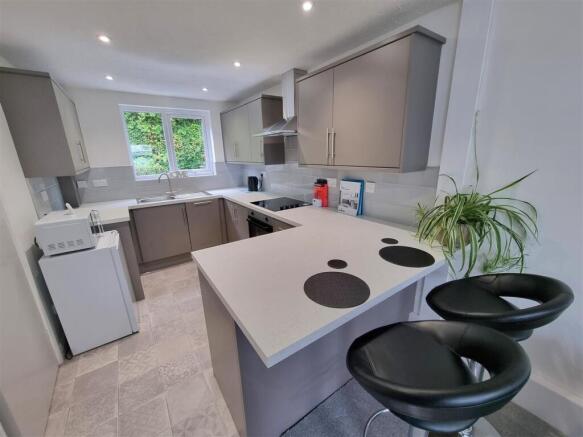 Kitchen area.jpg