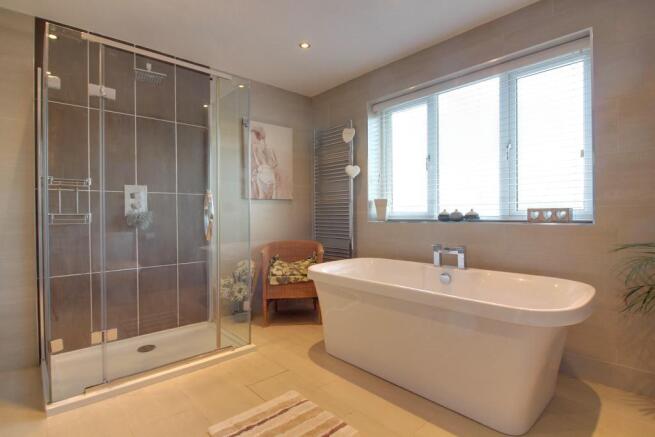 Ensuite to Bed 1