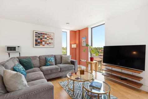 Bruce Court, Underhill Gardens, Ealing, London, W5