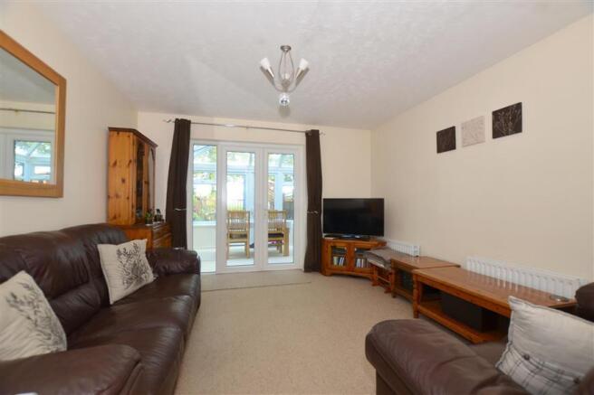 Lounge/ Dining Area