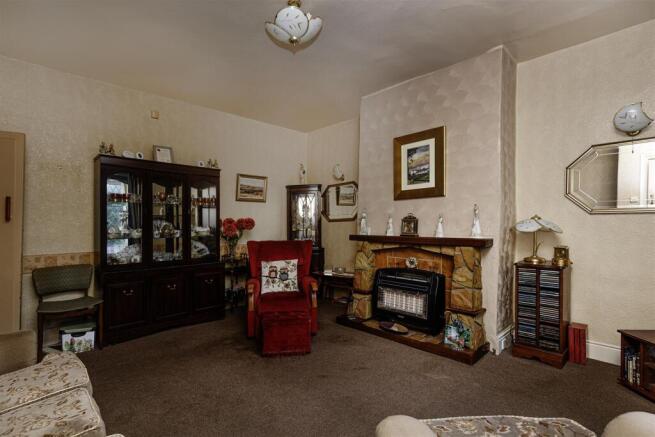 2 bed House for sale Image 5