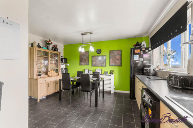 3 bed Semi-Detached for sale Image 8