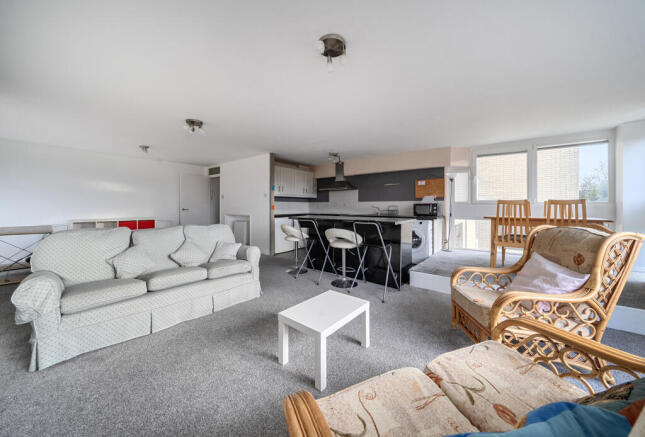 1385800-1-69271bb...