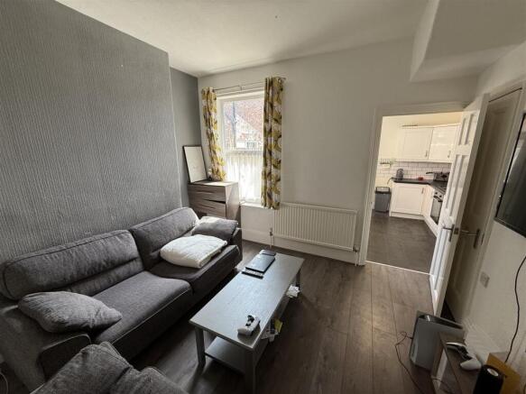4 bed House Share to rent Image 6