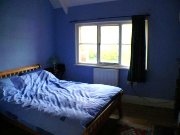BEDROOM 4