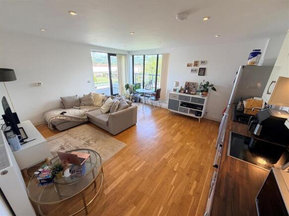 Living Room 1.jpg