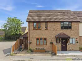 11, Ellswood, Laindon, Basildon SS15 4HE