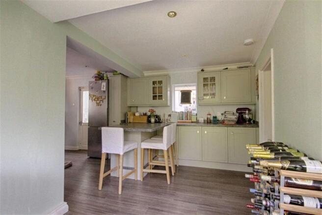 KITCHEN/BREAKFAST RO