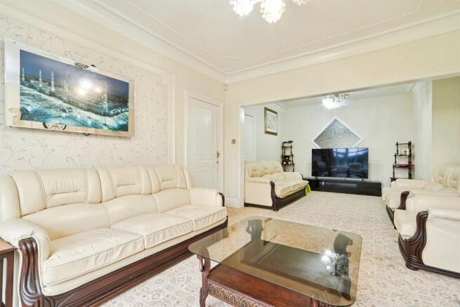 4 bed Semi-Detached for sale Image 8