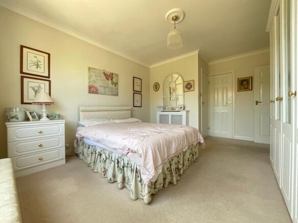 3 bed Detached Bungalow for sale Image 9