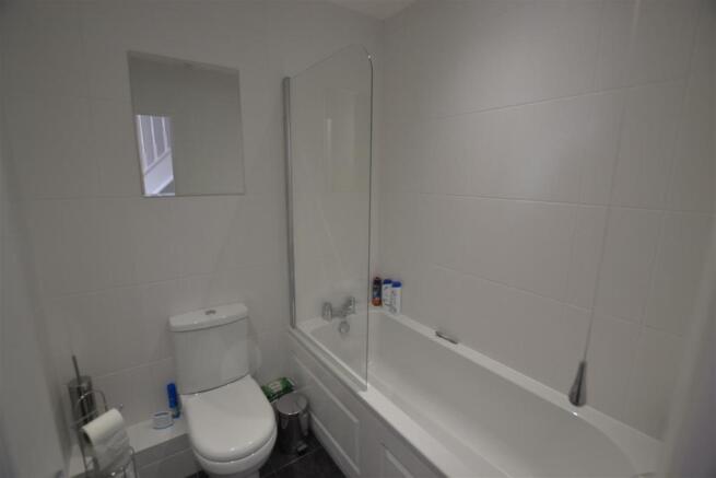 BATHROOM & W/C