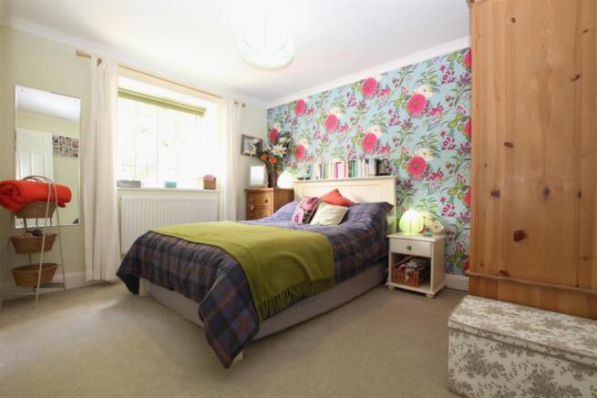 BEDROOM 2