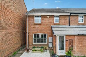 12, Morefields, Tring HP23 5EU