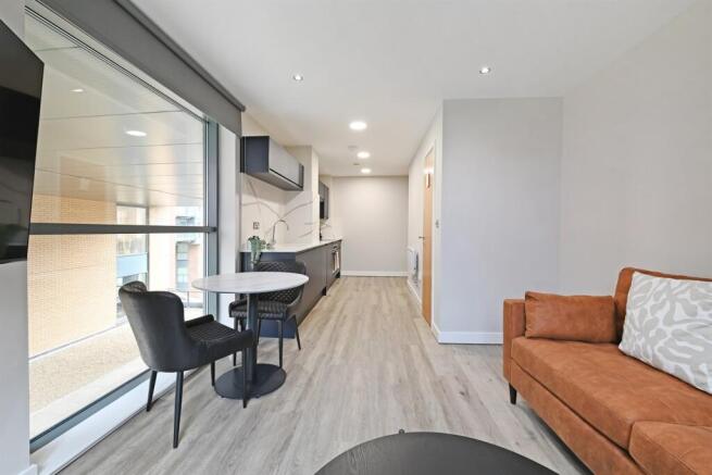 1 bed Apartment to rent Image 10