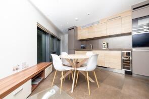 1, 261b Chronicle Tower, City Road, London EC1V 1AJ