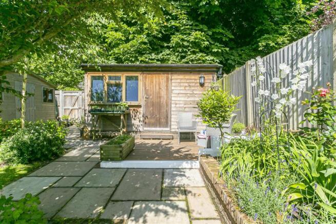 house-duncan-road-burgh-heath-119.jpg