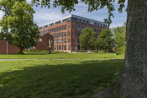 Elisabeth Gardens, Stockport