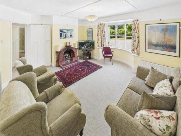 clear lounge.jpg