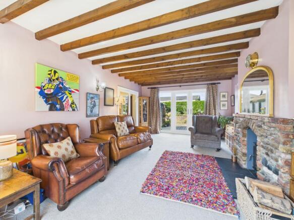 4 bed Detached for sale Image 6