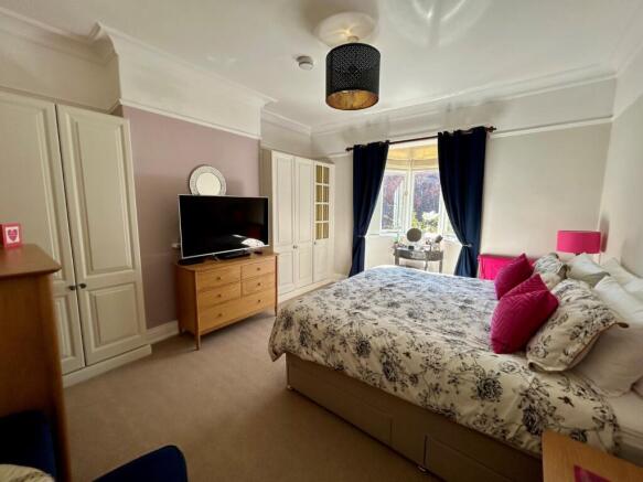 5 bed House to rent Image 7